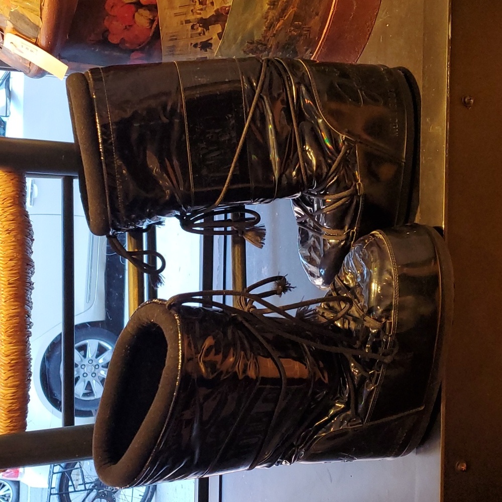 Sz 42/43 US 9/10.5 Moonboot by Jeremy Scott